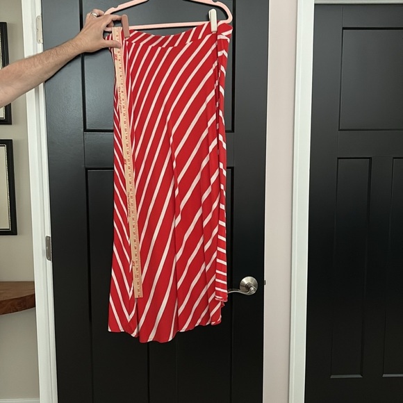 Lane Bryant Asymmetrical Red and White Striped Maxi Skirt. Size 14/16 - Picture 2 of 9